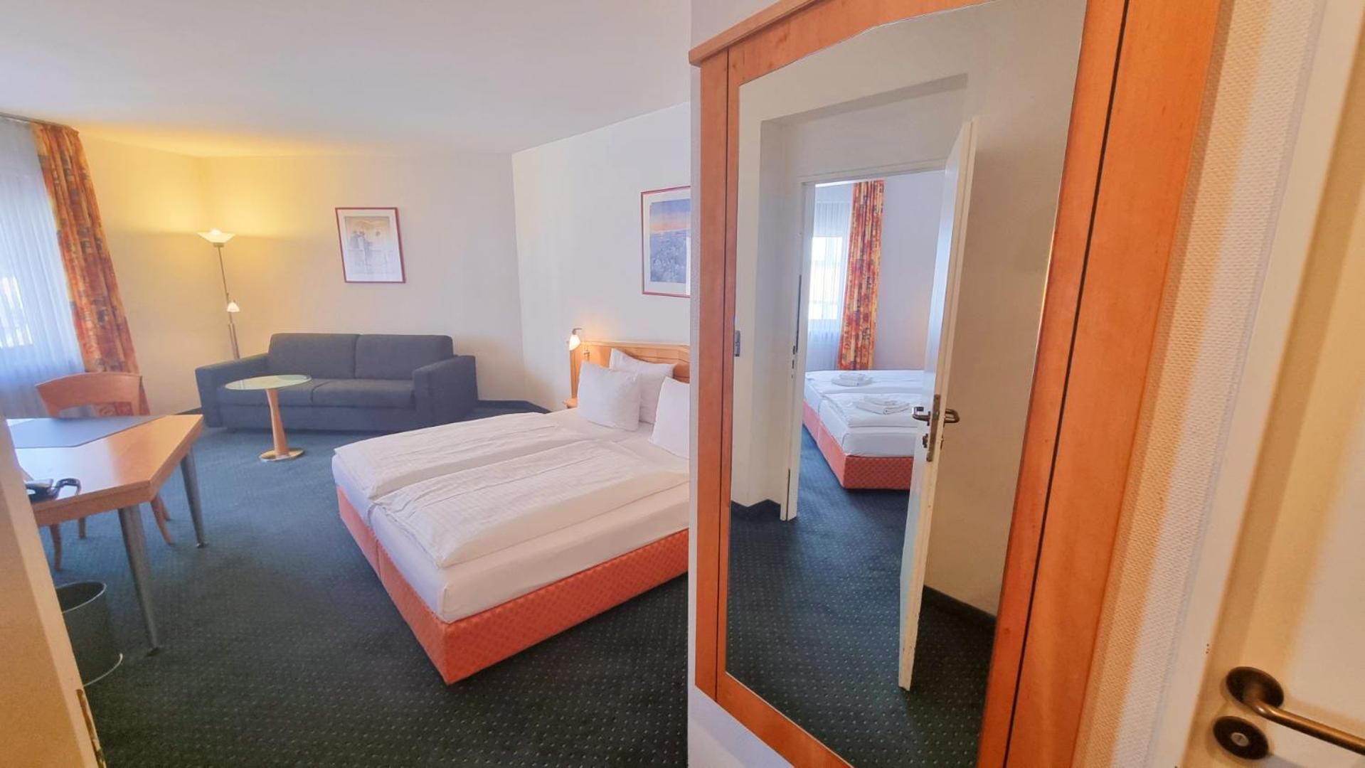 Hotel Panorama Hamburg-billstedt 4*